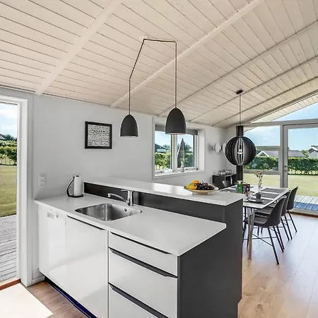 Casa de Férias Lovely In With Kitchen *